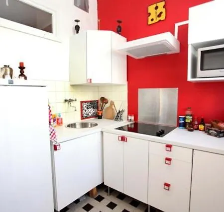 2 Steps From The Sea, Calm, Full Furnished דירה