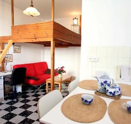 2 Steps From The Sea, Calm, Full Furnished * ניס